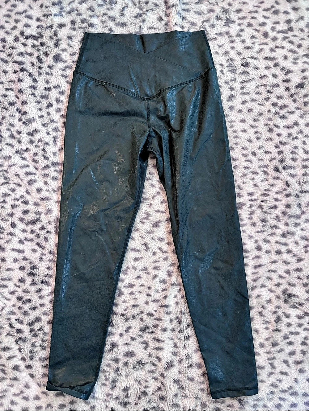 Offline by Aerie The Hugger High Waisted Legging Faux Leather Leggings in Green
